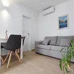 Karlo Apartments